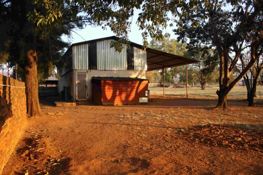 9 Bedroom Property for Sale in Schietfontein Ah North West